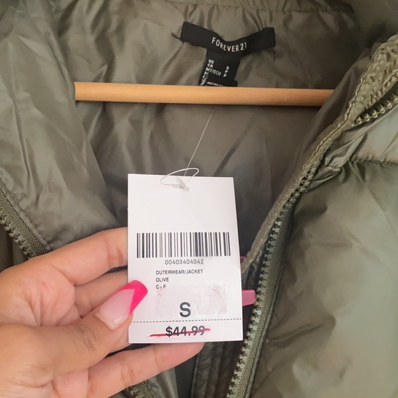 NWT WARM PUFFER JACKET WITH BELT AND HOOD - Picture 3 of 5